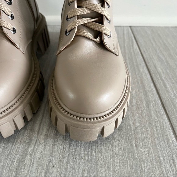 NWOT Genuine Shearling and Leather Beige Boots - Picture 4 of 7